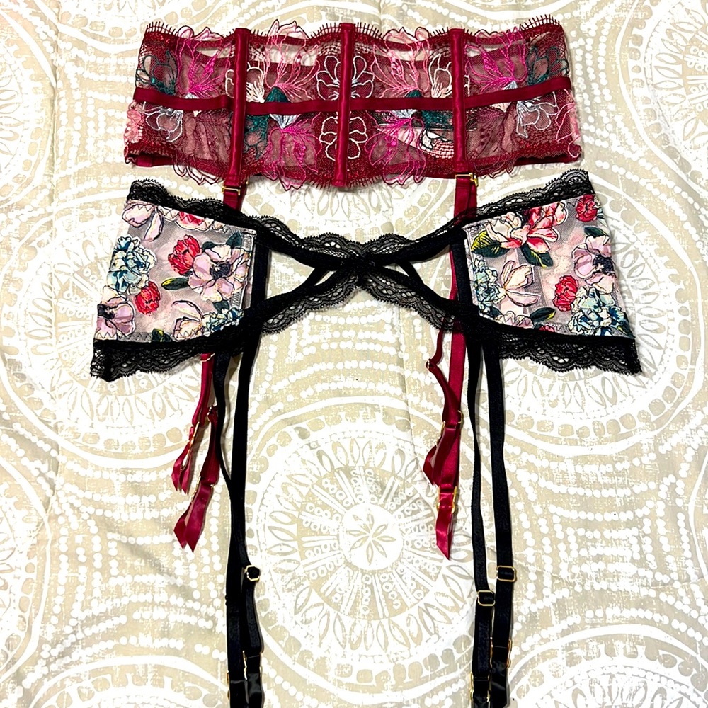 🔥SALE🔥NWT Victoria’s Secret Lace Garter Belt Set Size M/L